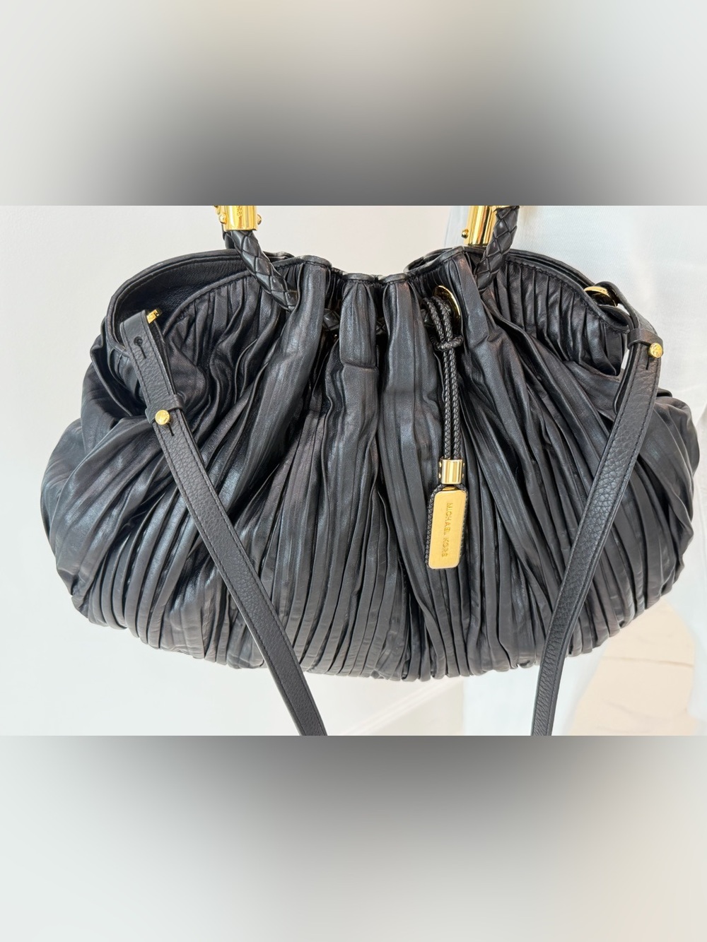 Stunning Michael Kors Black Leather Skorpios Ring/Shoulder/Crossbody Bag, Luxury
